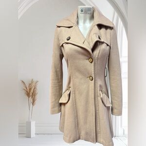 Express Tan Pea Coat with Wide Lapel and Fitted Silhouette